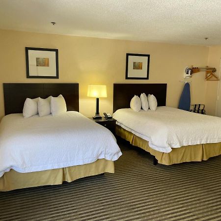 هامدين Whitney Inn & Suites المظهر الخارجي الصورة