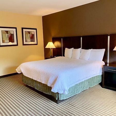 هامدين Whitney Inn & Suites المظهر الخارجي الصورة
